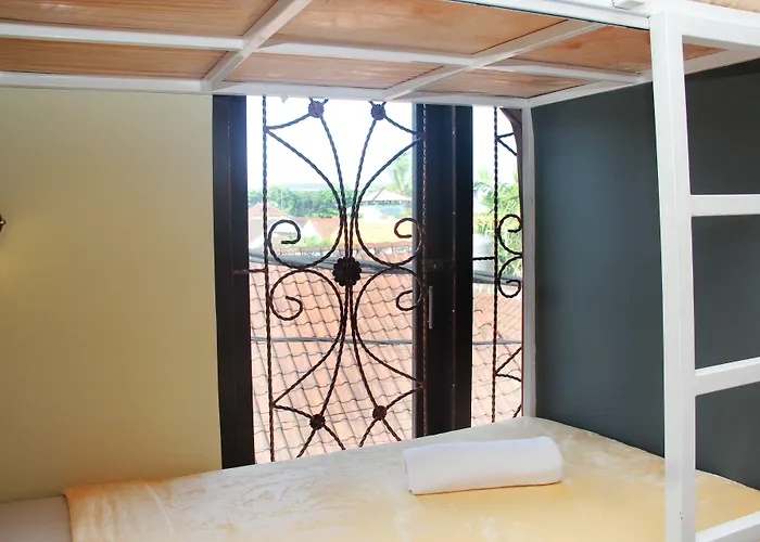 Ala Hostal *