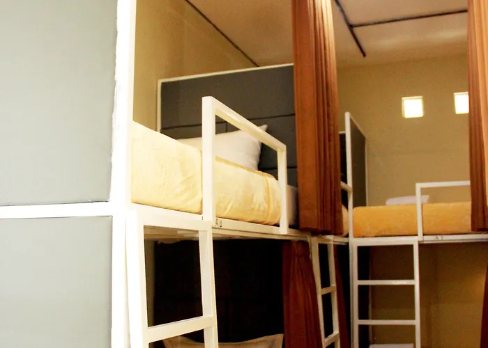 Ala Hostal *